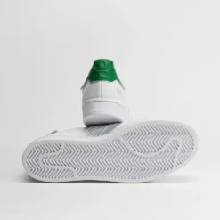 Outlet 🛒 Adidas Originals Superstar - Unisex White, Off White & Green 🔔 -Mens Shoes Shop http3A2F2Fstatic.theiconic.com .au2Fp2Fadidas originals 9605 9893811 4