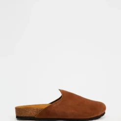 Budget 🎁 AERE Berlin Sandals Tan Suede 😉