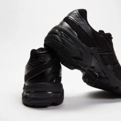 Brand new 🤩 ASICS GEL-1130 - Unisex Black & Graphite Grey 😉 -Mens Shoes Shop http3A2F2Fstatic.theiconic.com .au2Fp2Fasics 3344 4342031 4