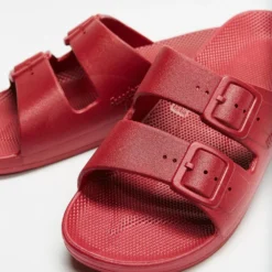 Outlet ❤️ Freedom Moses Slides - Unisex Cherry Bomb 😍 -Mens Shoes Shop http3A2F2Fstatic.theiconic.com .au2Fp2Ffreedom moses 2862 5642121 4