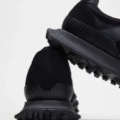 Brand new ❤️ New Balance Classics XC72 - Unisex Black 🌟 -Mens Shoes Shop http3A2F2Fstatic.theiconic.com .au2Fp2Fnew balance classics 9502 3593151 4