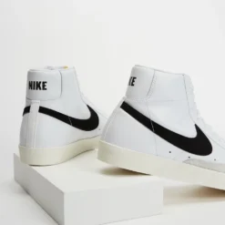 Buy 🤩 Nike Blazer Mid '77 Vintage - Men's White & Black 🔥 -Mens Shoes Shop http3A2F2Fstatic.theiconic.com .au2Fp2Fnike 8507 7297801 4