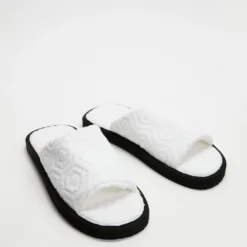 Discount 🛒 OAS Company Spa Slippers - Unisex White ❤️