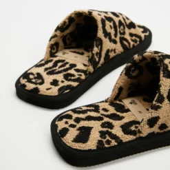 New 👍 OAS Company Leo Slippers Beige & Black 🥰 -Mens Shoes Shop http3A2F2Fstatic.theiconic.com .au2Fp2Foas company 2514 4127741 3