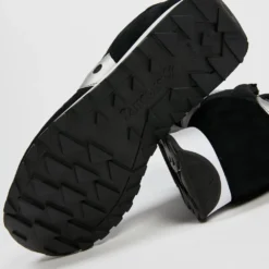 Deals ⭐ Saucony JAZZ 81 - Unisex Black & Silver 😉 -Mens Shoes Shop http3A2F2Fstatic.theiconic.com .au2Fp2Fsaucony 0721 3886321 3