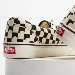 Wholesale 🎉 Vans Era - Unisex UV Ink & True White ✨ -Mens Shoes Shop http3A2F2Fstatic.theiconic.com .au2Fp2Fvans 3330 7627221 4