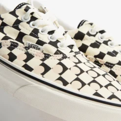 Wholesale 🎉 Vans Era - Unisex UV Ink & True White ✨ -Mens Shoes Shop http3A2F2Fstatic.theiconic.com .au2Fp2Fvans 3332 7627221 3