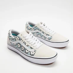 Deals 🎉 Vans Comfycush Old Skool - Unisex Marshmallow & Pastel 🧨 -Mens Shoes Shop http3A2F2Fstatic.theiconic.com .au2Fp2Fvans 8427 7032131 3